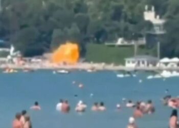 Un dron ucraniano cayó sobre una playa en Rusia y provocó la muerte de siete personas