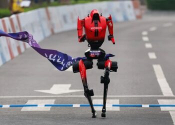 Un robot chino corrió los 100 metros en 9,32 segundos y superó la marca de Usain Bolt