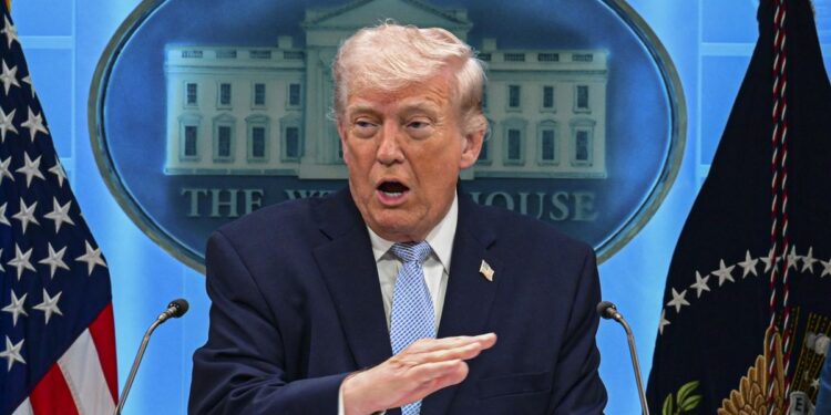 Un tribunal de EEUU frenó las obras para el salón de baile de Donald Trump en la Casa Blanca y pidió aval del Congreso