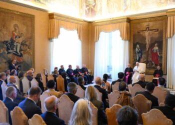 Antes de visitar la Argentina, el Papa León XIV recibió a un sindicalista cercano al Gobierno
