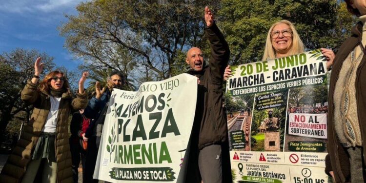 Desoyendo el rechazo social, Macri avanza con la construcción de bares y estacionamientos en plazas