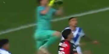 Emanuel Mammana debió ser operado tras un fuerte choque en el partido de Newell’s-Vélez