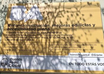 Estudiar entre escombros: el drama de una escuela porteña que dicta clases en medio de una obra abandonada