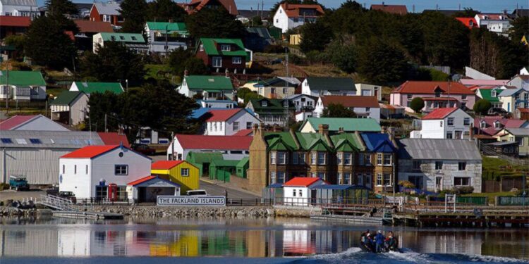 Ex combatientes intiman a Quirno para que accione contra la ruta que conectará a Chile con Malvinas