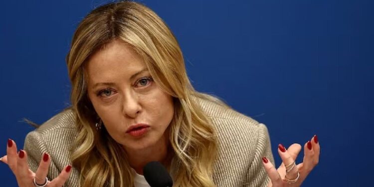 Giorgia Meloni avanza con una polémica reforma electoral en Italia y la oposición intenta frenarla