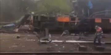 Guerra en Ucrania: Rusia atacó un tren cerca de Polonia y generó alarma en un convoy que llevaba a Boris Johnson