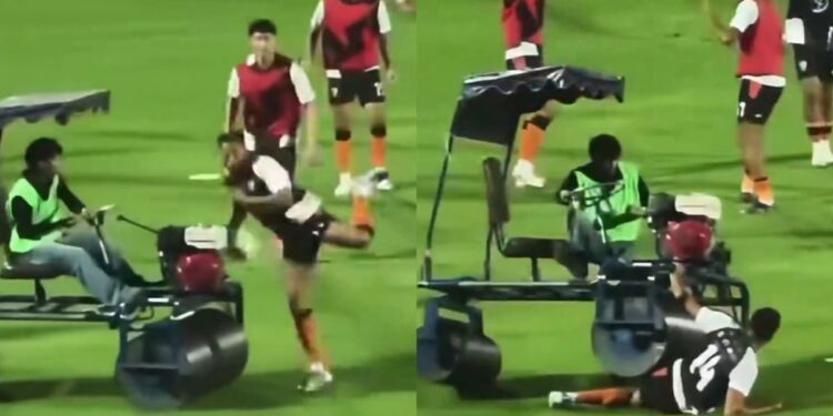 Insólito accidente en pleno partido: atropelló a un futbolista y el video se hizo viral