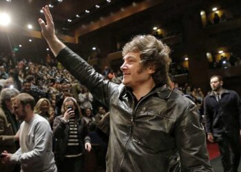 La Libertad Avanza activa campaña: Javier Milei pisa Buenos Aires y recibe a legisladores en Rosada