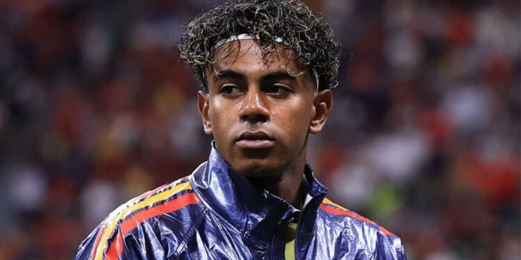 Lamine Yamal dijo que merece el Balón de Oro por sobre Mbappé y se comparó con Messi