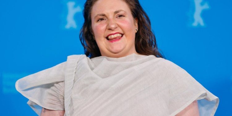 Lena Dunham da la bienvenida a su primer hijo mediante gestación subrogada