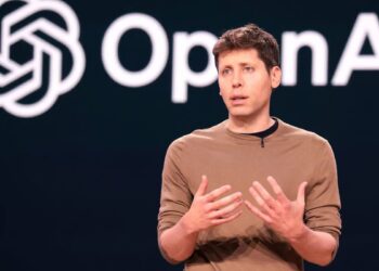 Sam Altman admitió que la industria de la IA falló al explicar sus beneficios en medio de una creciente resistencia