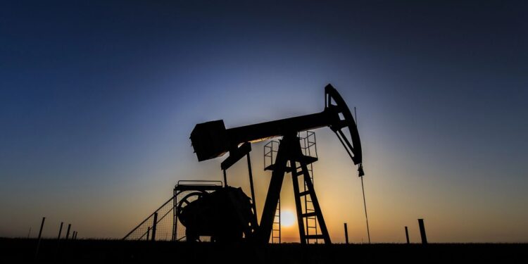 Scott Bessent proyectó un derrumbe del petróleo hasta u$s40 tras la guerra con Irán