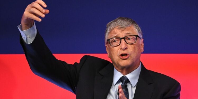 Según Bill Gates, la inteligencia artificial podría desatar una catástrofe con miles de millones de muertos