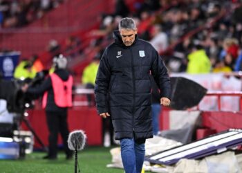Tensión en Racing: la dirigencia se reunirá para definir el futuro de Juan Pablo Vojvoda tras la derrota contra Huracán