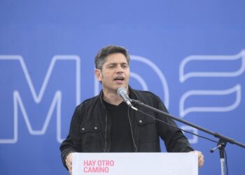 Un masivo súper sábado opositor alentado por el cambio de clima social