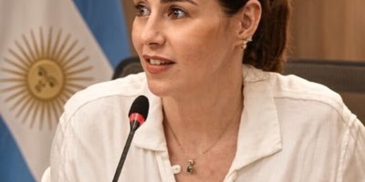 La diputada Pagano pidió investigar si el exfuncionario utilizó su cargo para estructurar el esquema de concesiones que terminó beneficiando a su entorno.