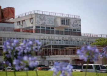 A días de vencerse la Emergencia Pediátrica, en el Garrahan denuncian la falta de prótesis y medicamentos