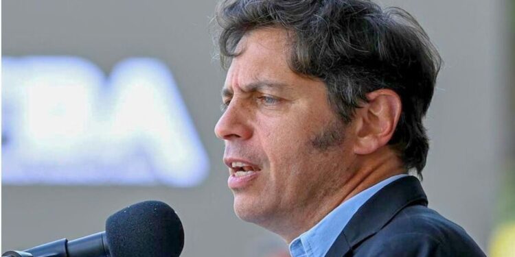 Axel Kicillof llamó a construir una alternativa para 2027, respaldó a Cristina Kirchner y lanzó duras críticas contra Javier Milei