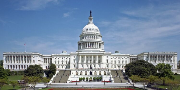 Donald Trump podría perder el Congreso: un pronóstico da ventaja a los demócratas