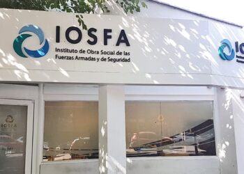 El Gobierno vuelve a ajustar IOSFA: cierre de 30 farmacias y brusca reducción de personal