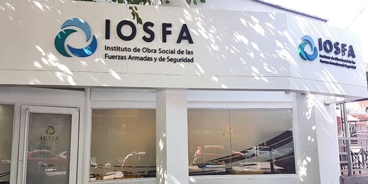 El Gobierno vuelve a ajustar IOSFA: cierre de 30 farmacias y brusca reducción de personal