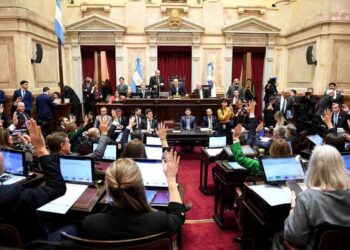 El oficialismo logró dictamen para anular el artículo 154 del DNU 70 y reponer la Ley de Tierras de Cristina