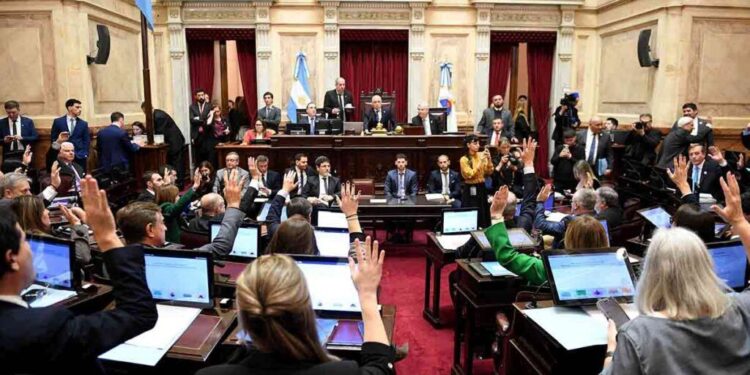 El oficialismo logró dictamen para anular el artículo 154 del DNU 70 y reponer la Ley de Tierras de Cristina