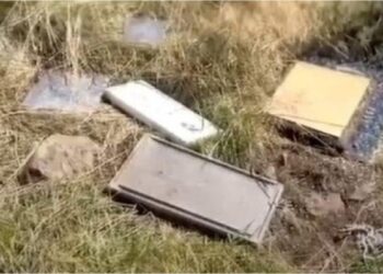 Indignación en Malvinas: la TV chilena mostró que tiraron placas en el cementerio de Darwin