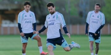 Lionel Messi tuvo su último entrenamiento con la Selección antes de su despedida en el Monumental