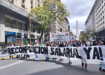 Médicos residentes porteños denuncian salarios precarizados, falta de insumos y salas colapsadas