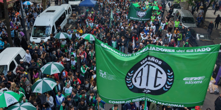 Por la caída de la sesión en Diputados, sindicatos apuntan contra el Gobierno y denuncian extorsión a las provincias