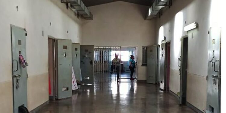 Prisión preventiva para 11 de los 15 penitenciarios imputados por abuso sexual y torturas