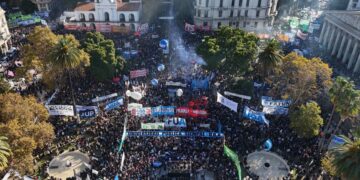 Protestas y jornada clave en el Congreso EN VIVO: minuto a minuto de una jornada de alta conflictividad para el Gobierno