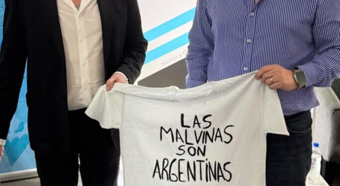 Reeligen a Espinoza al frente de la Federación de Municipios y exigen a Milei “corregir el rumbo económico”