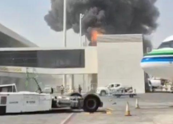 Reportan 12 muertos tras un ataque contra el aeropuerto de Riad, en Arabia Saudita