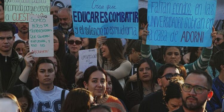 Sigue la batalla judicial por el financiamiento universitario y la Ley de Tierras