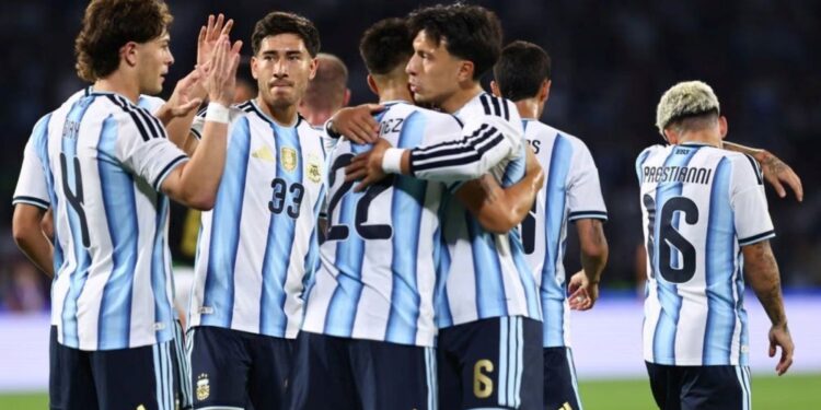 Sin Lionel Messi, Argentina goleó a Bolivia en Córdoba en el primer amistoso tras el Mundial