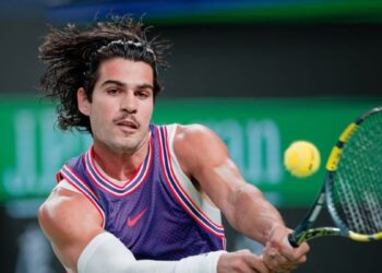 Sorpresa en Shanghai Carlos Alcaraz cayó ante Zizou Bergs y quedó eliminado del Masters 1000